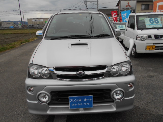 18年式　テリオスキッド　キスマークX　車輛本体42万円　支払総額48万円　修復歴無　走行３．８万キロ　美車