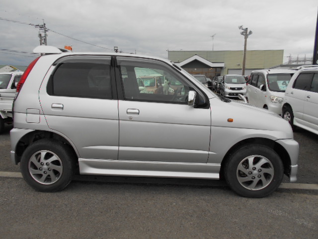 18年式　テリオスキッド　キスマークX　車輛本体42万円　支払総額48万円　修復歴無　走行３．８万キロ　美車