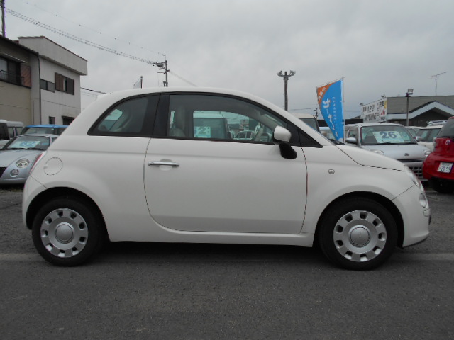 26年式　フィアット　1.2ポップ　車輛本体63万円　支払総額75万円　修復歴無　人気です。