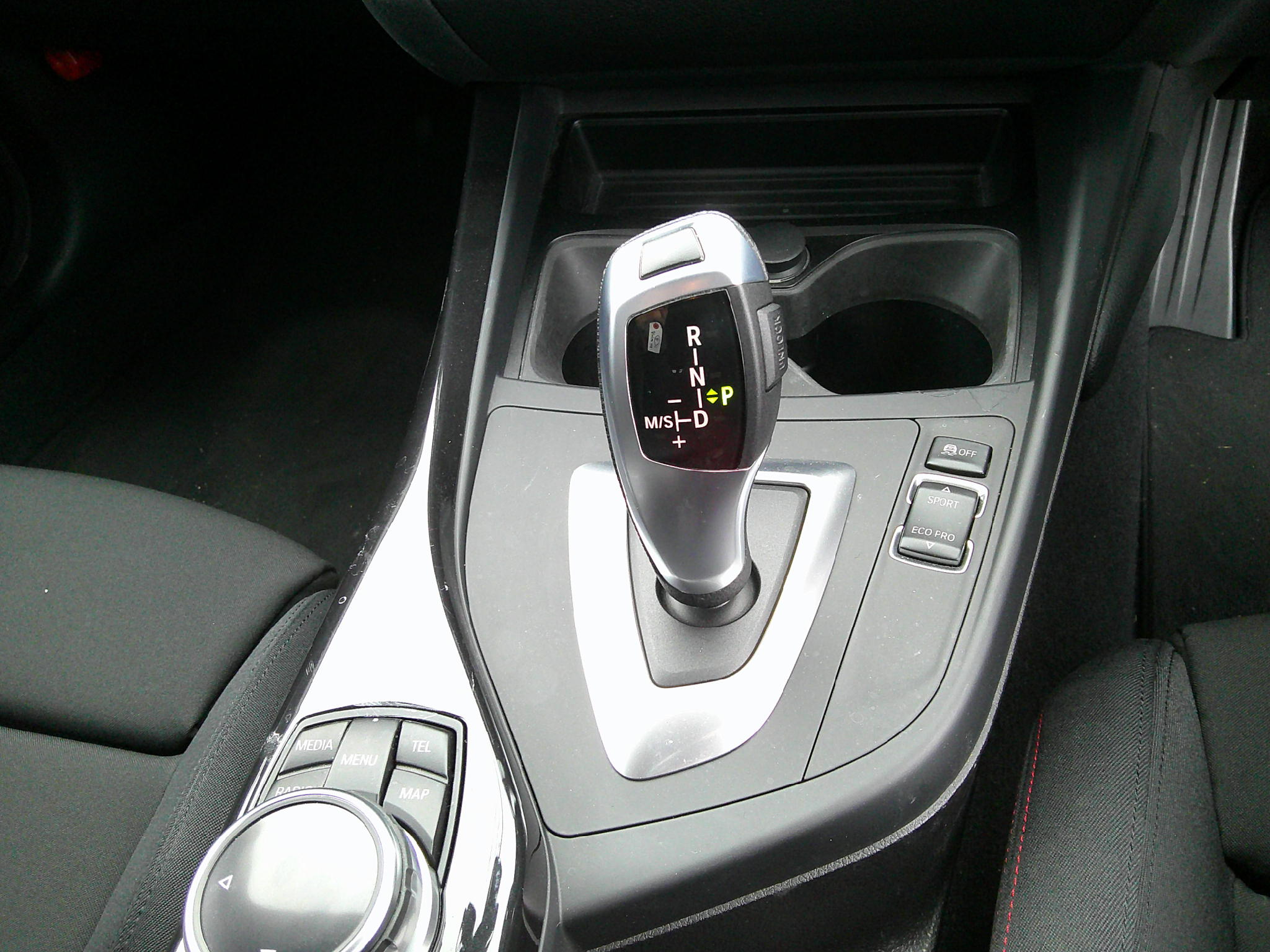 25年　BMW　116i スポーツ　車両本体62万円　支払総額68万円　修復歴無　走行42329ｋｍ　車検8年11月30日　ローン通らない方もご相談下さい。