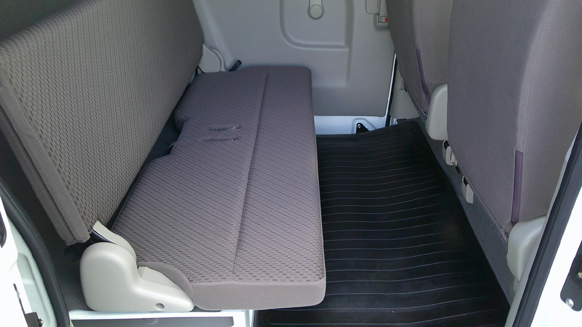 29年　エヴリィ　V　PCリミテッド　車両本体72万円　支払総額78万円　修復歴無　走行69902ｋｍ　ローン通らない方もご相談下さい。