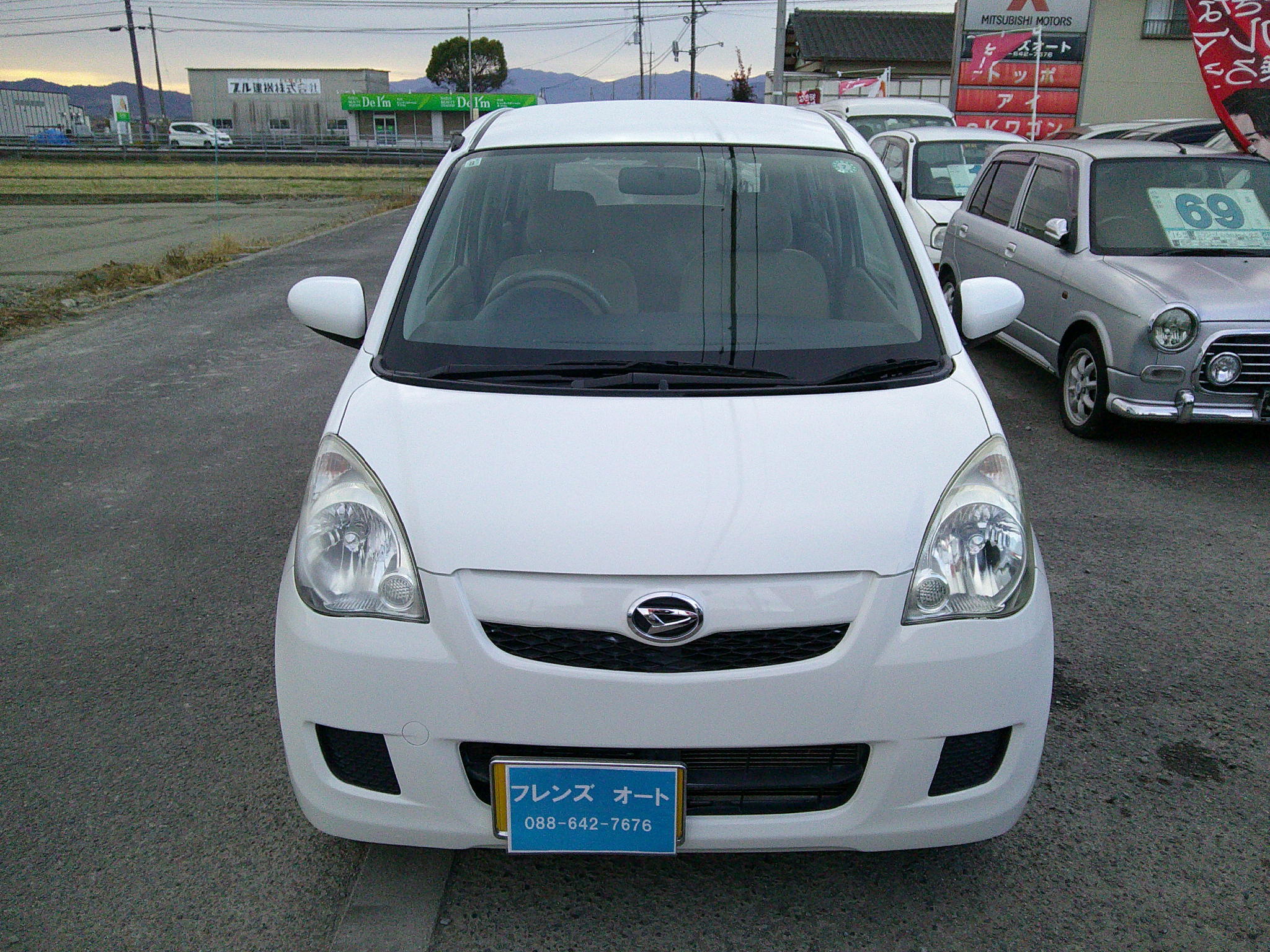 27年式　ミラ　Xスペシャル　車両本体37万円　支払総額39万円　エンドパネル歪　、バックパネル歪の軽い修復歴がありますが、走りには影響の無いものです