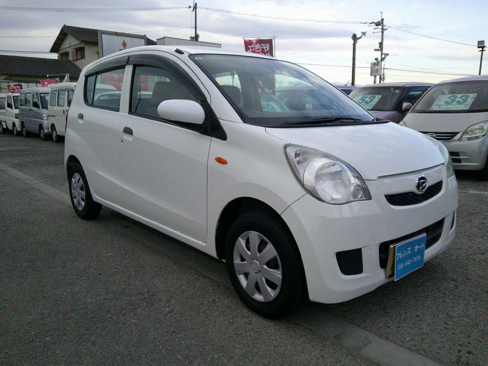 27年式　ミラ　Xスペシャル　車両本体37万円　支払総額39万円　エンドパネル歪　、バックパネル歪の軽い修復歴がありますが、走りには影響の無いものです