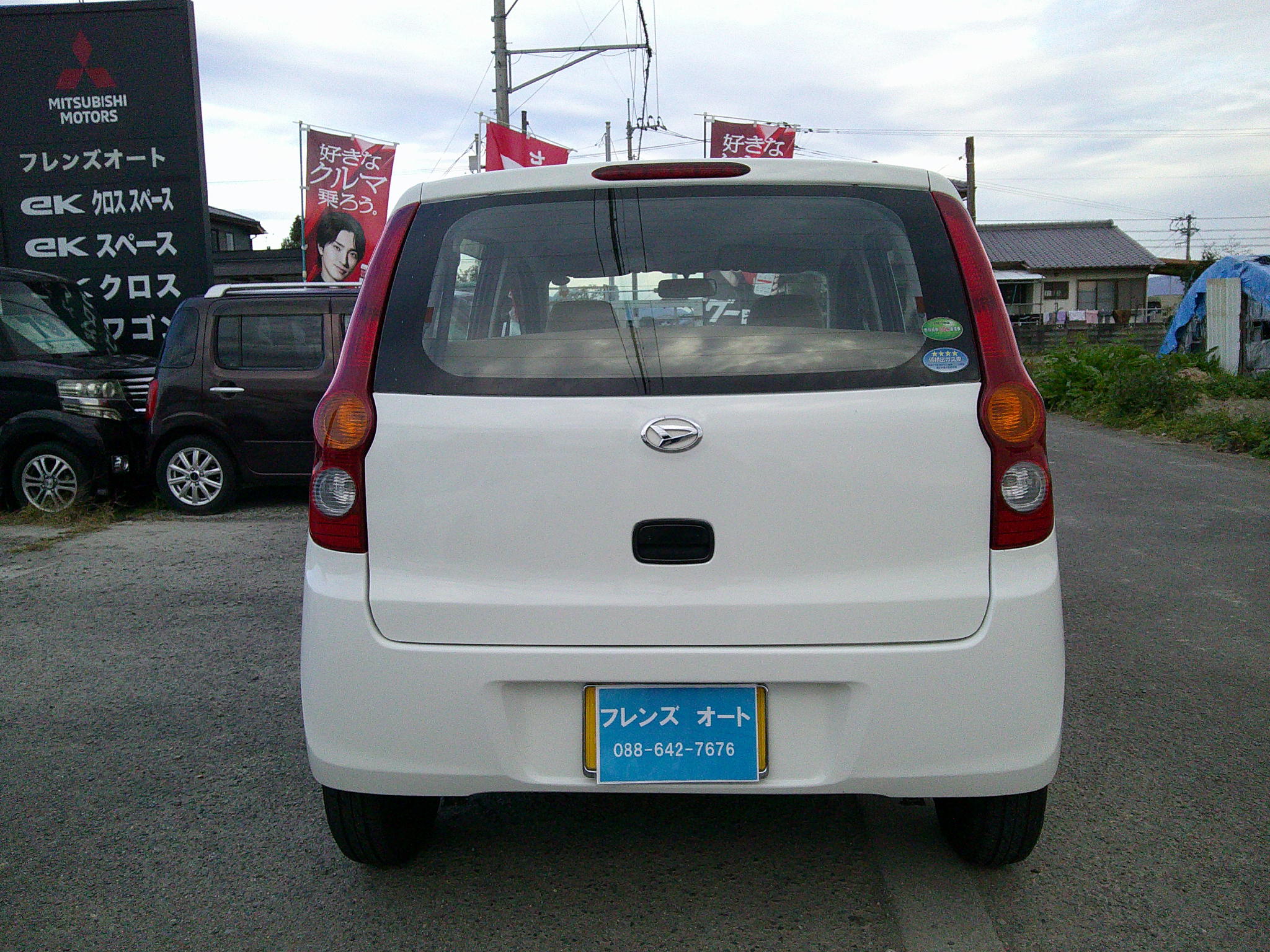 27年式　ミラ　Xスペシャル　車両本体37万円　支払総額39万円　エンドパネル歪　、バックパネル歪の軽い修復歴がありますが、走りには影響の無いものです