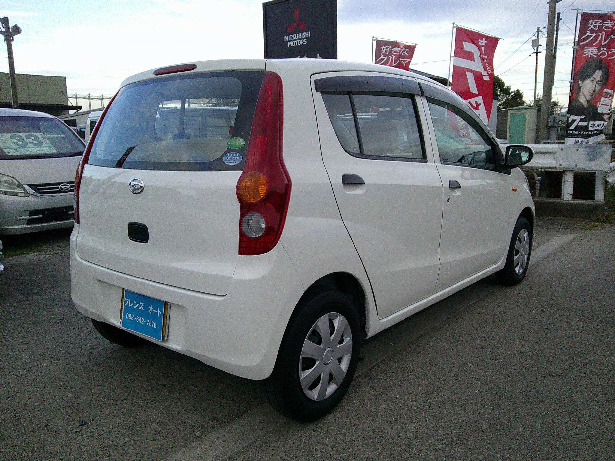 27年式　ミラ　Xスペシャル　車両本体37万円　支払総額39万円　エンドパネル歪　、バックパネル歪の軽い修復歴がありますが、走りには影響の無いものです