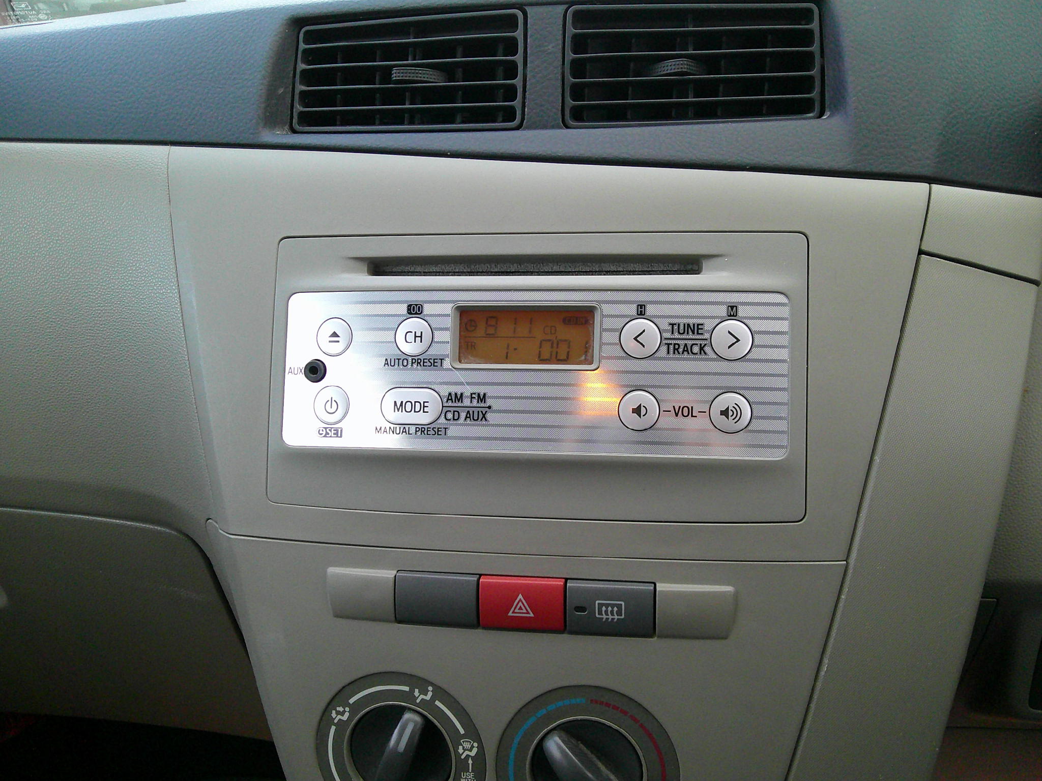 27年式　ミラ　Xスペシャル　車両本体37万円　支払総額39万円　エンドパネル歪　、バックパネル歪の軽い修復歴がありますが、走りには影響の無いものです