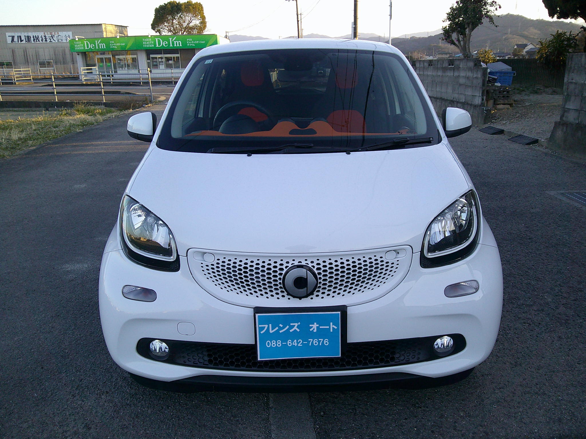28年　スマート　フォーフォー　パッション　車輛本体５３万円　支払総額65万円　修復歴無　可愛くて綺麗な車です。
