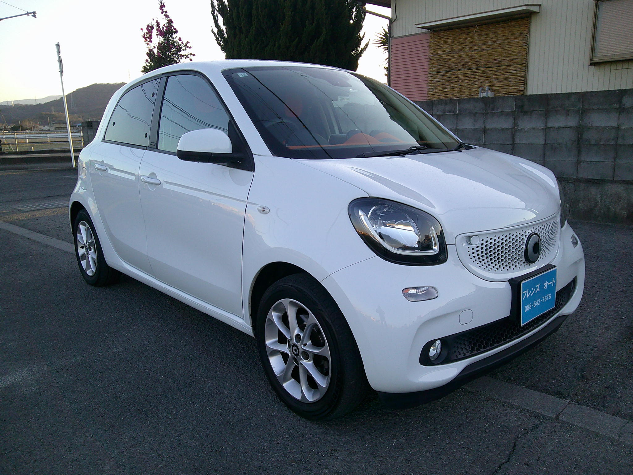 28年　スマート　フォーフォー　パッション　車輛本体５３万円　支払総額65万円　修復歴無　可愛くて綺麗な車です。