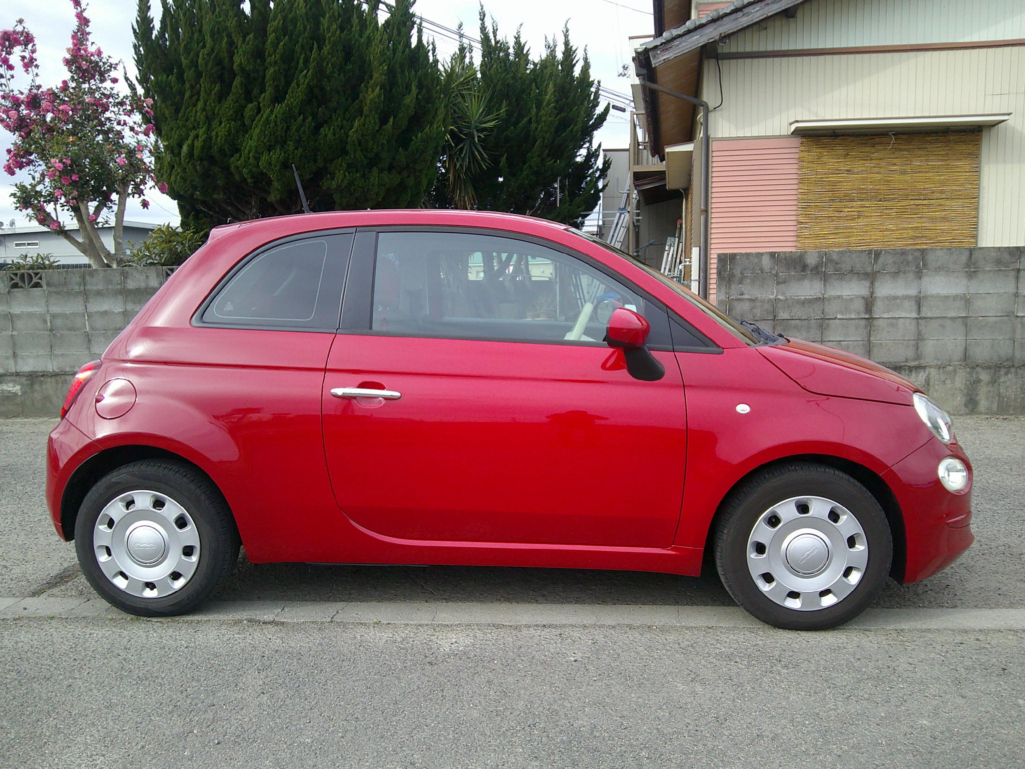 28年　フィアット500　ツインエアポップ　車輛本体71万円　支払総額75万円　修復歴無　車検9年８月29日　すぐ乗れます。