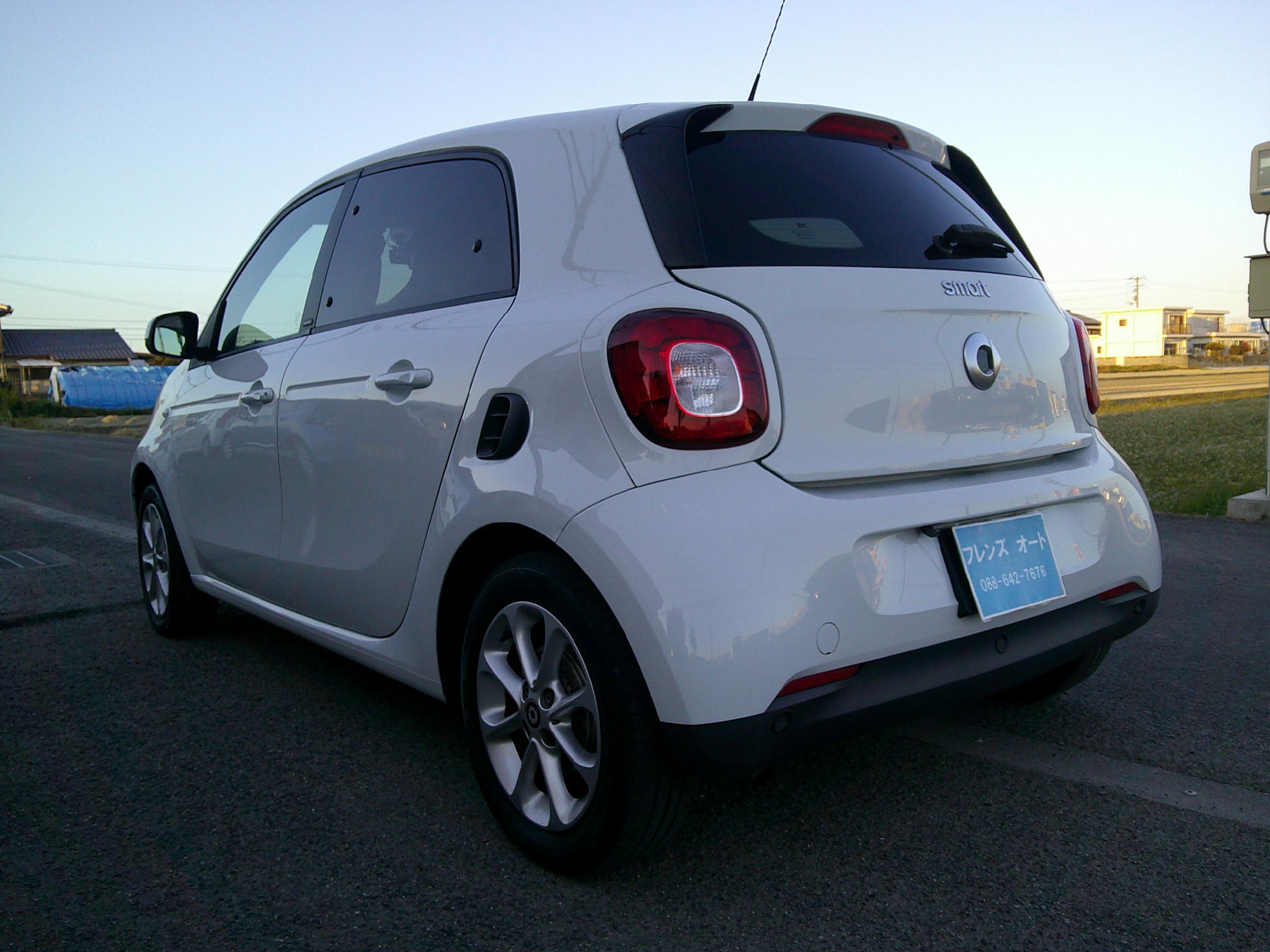 28年　スマート　フォーフォー　パッション　車輛本体５３万円　支払総額65万円　修復歴無　可愛くて綺麗な車です。